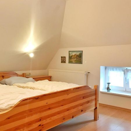 Kleine Reetgedeckte Doppelhaushaelfte In Idyllischer Lage Nardevitz Zewnętrze zdjęcie